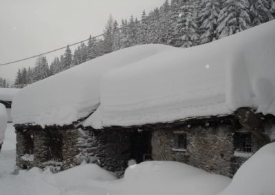 Baite innevate a Chiareggio - Chalet Tana del Grillo